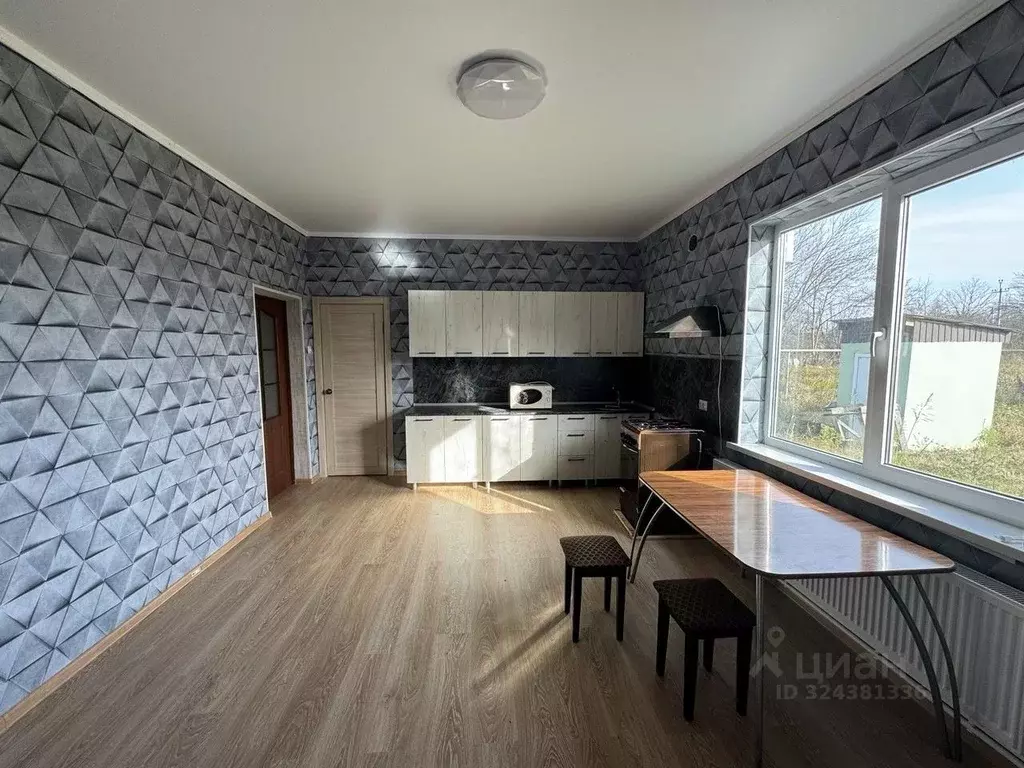 Дом в Краснодарский край, Белореченский район, Пшехская ст-ца  (76 м) - Фото 1