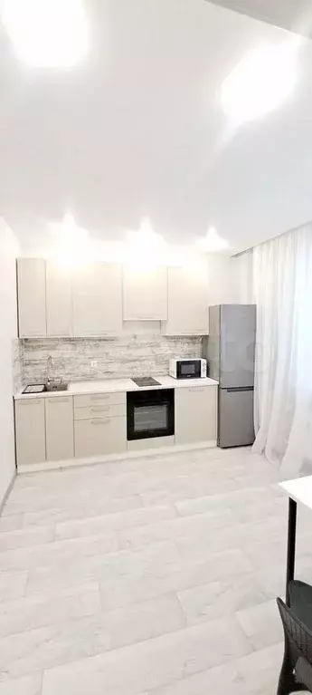 1-к. квартира, 40 м, 10/17 эт. - Фото 1