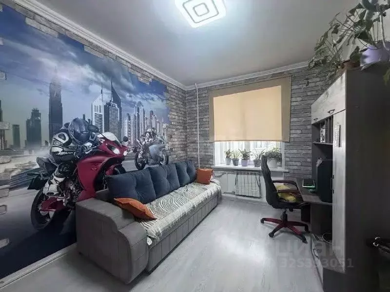 3-к кв. Бурятия, Улан-Удэ ул. Гастелло, 4 (74.3 м) - Фото 1