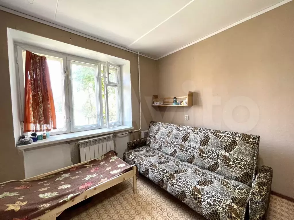 Комната 13 м в 5-к., 2/5 эт. - Фото 0
