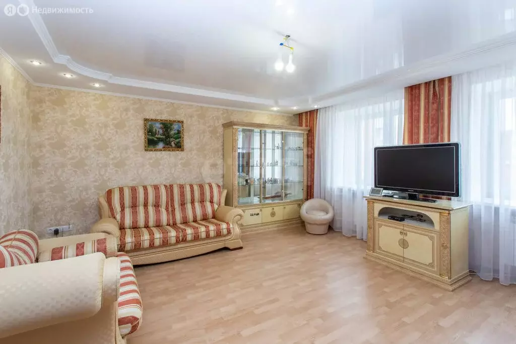 2-комнатная квартира: Тобольск, микрорайон 3Б, 17 (85 м) - Фото 0