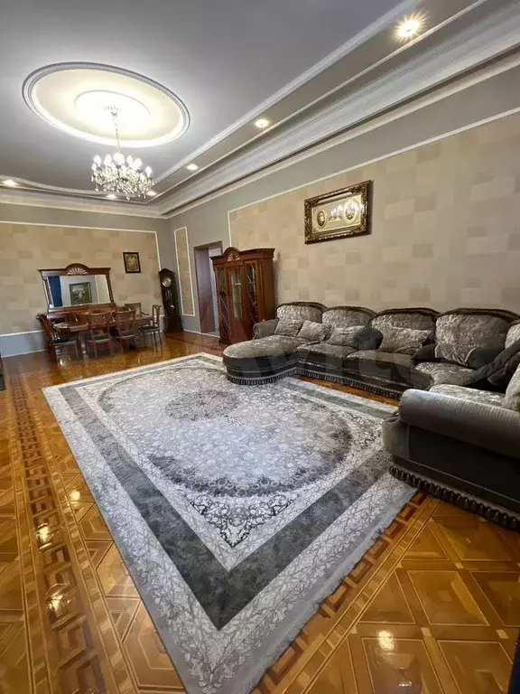 2-к. квартира, 200 м, 1/3 эт. - Фото 0