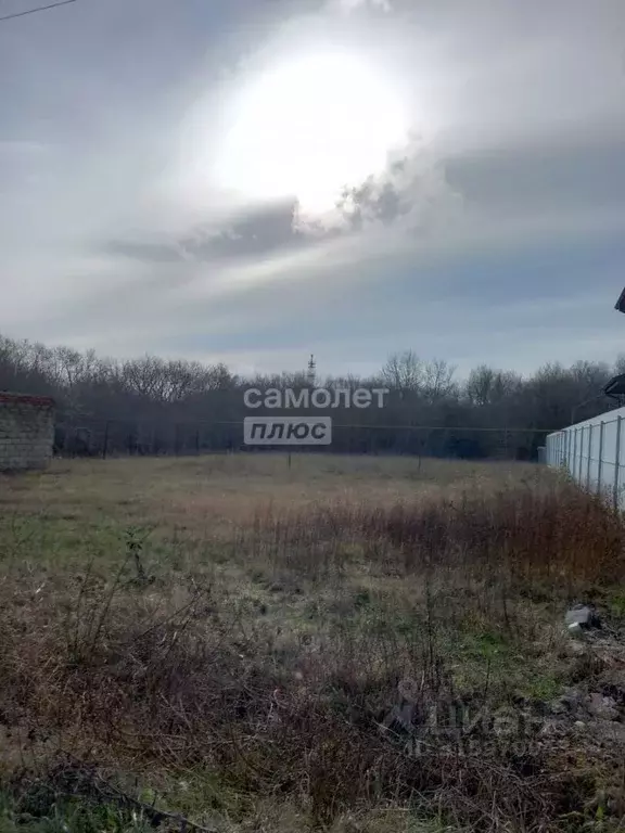Участок в Краснодарский край, Абинск Российская ул. (8.0 сот.) - Фото 0