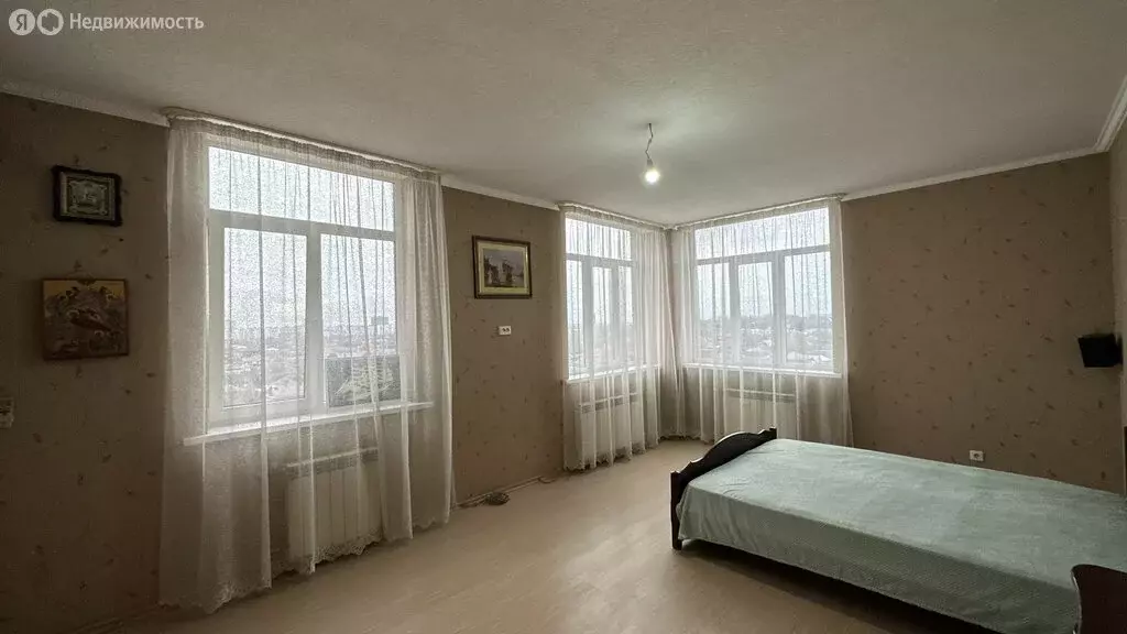 3-комнатная квартира: Батайск, улица Комарова, 131А (86.5 м) - Фото 2