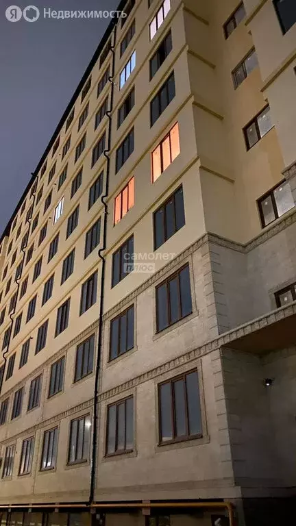 2-комнатная квартира: Кизилюрт, улица Гагарина, 82 (81 м) - Фото 0