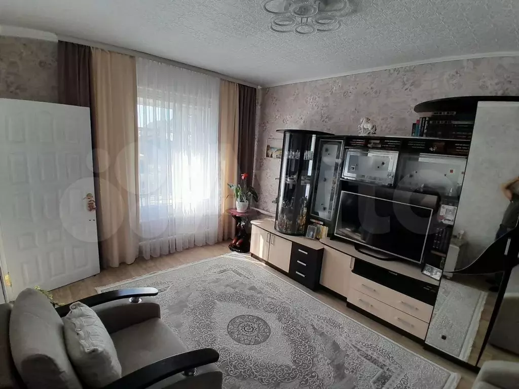 3-к. квартира, 56 м, 1/1 эт. - Фото 0