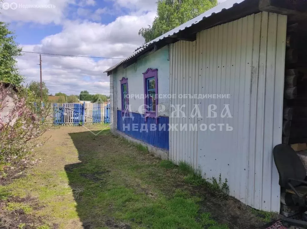 Дом в село Верхотомское, Советская улица, 11 (32 м) - Фото 1