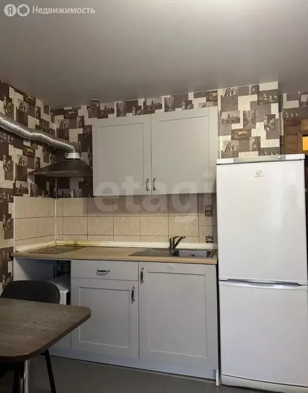 Квартира-студия: посёлок Берёзовый, улица имени А.Н. Лодыгина, 5 (22 ... - Фото 1