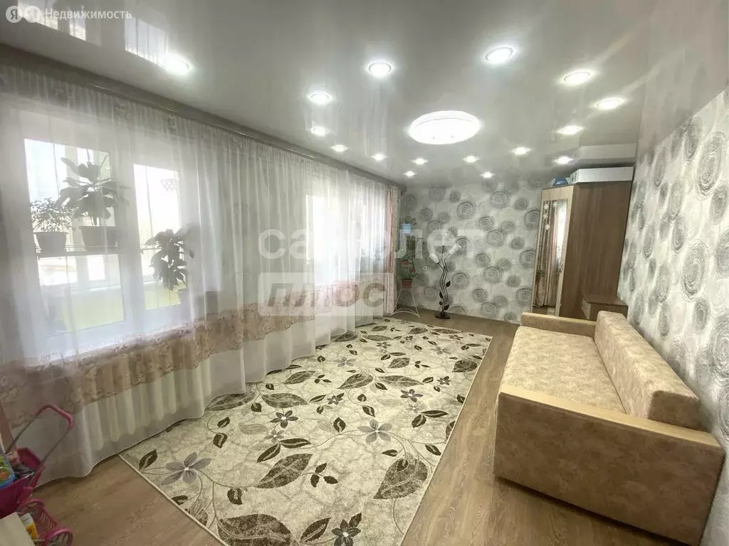 3-комнатная квартира: Краснокамск, улица Энтузиастов, 26 (69.1 м) - Фото 0