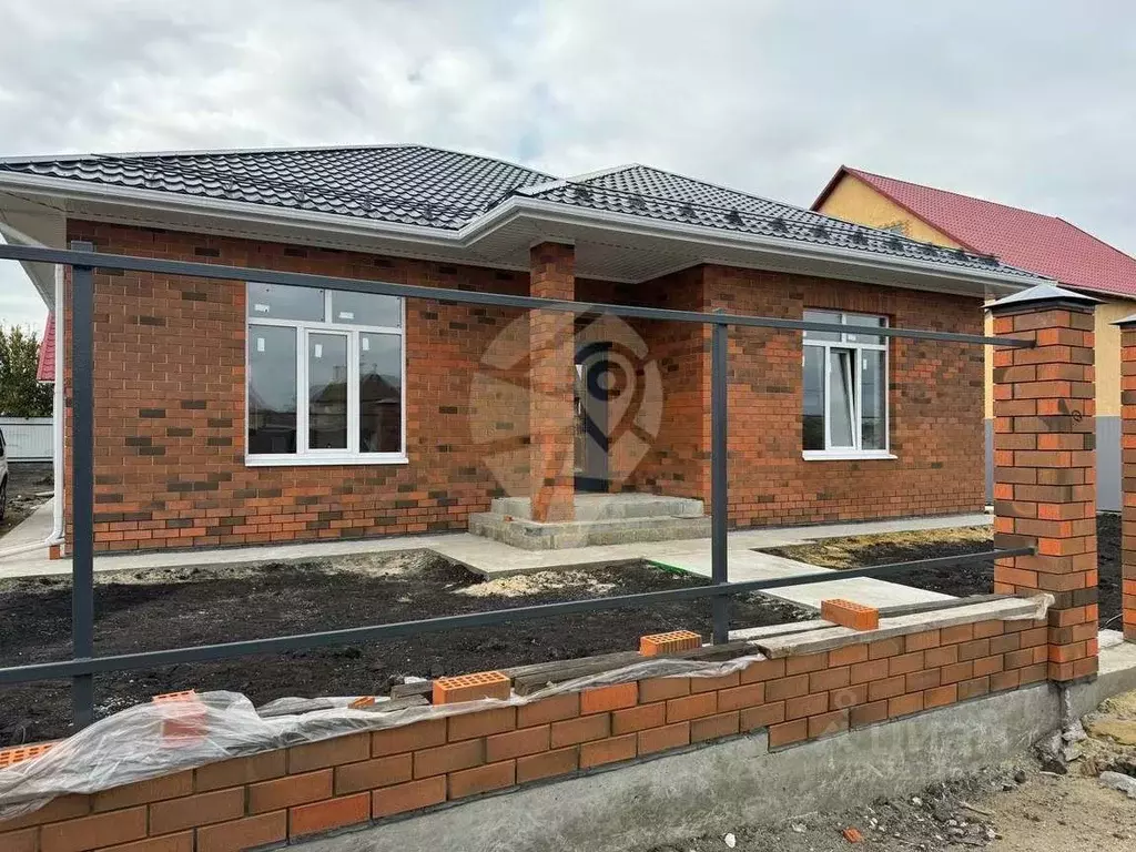 Дом в Белгородская область, Старооскольский городской округ, с. ... - Фото 0