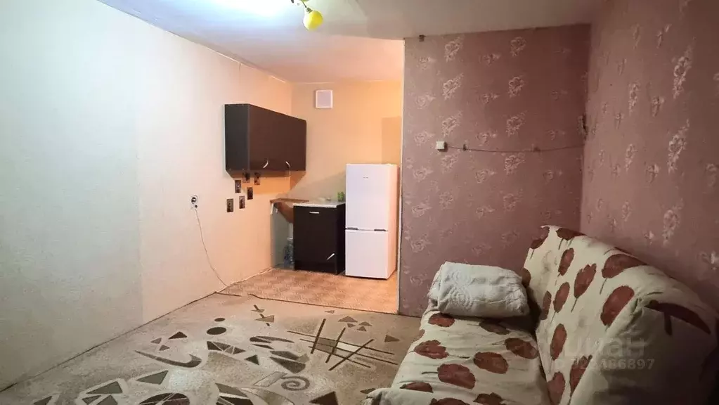 Комната Свердловская область, Екатеринбург ул. Гурзуфская, 18 (19.0 м) - Фото 2