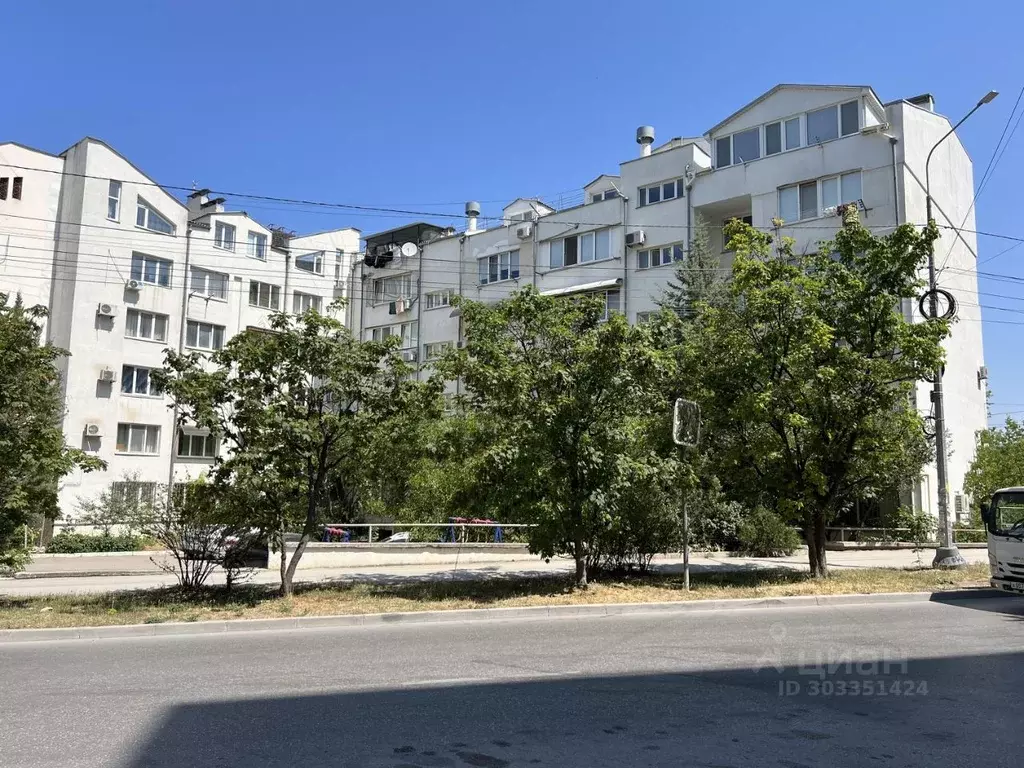 3-к кв. Севастополь ул. Колобова, 23к4 (92.7 м) - Фото 0