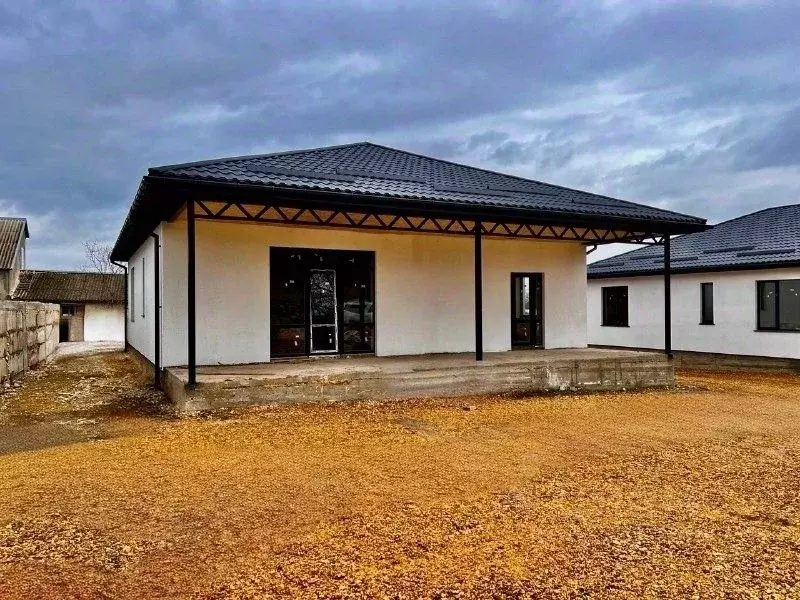 Дом в Крым, Симферопольский район, Трудовское с/пос, с. Ивановка ул. ... - Фото 1