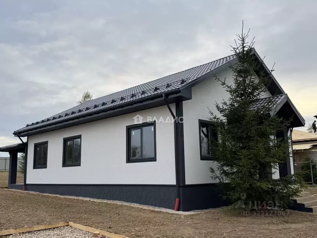 Дом в Калужская область, Жуковский муниципальный округ, Корсаково ... - Фото 1