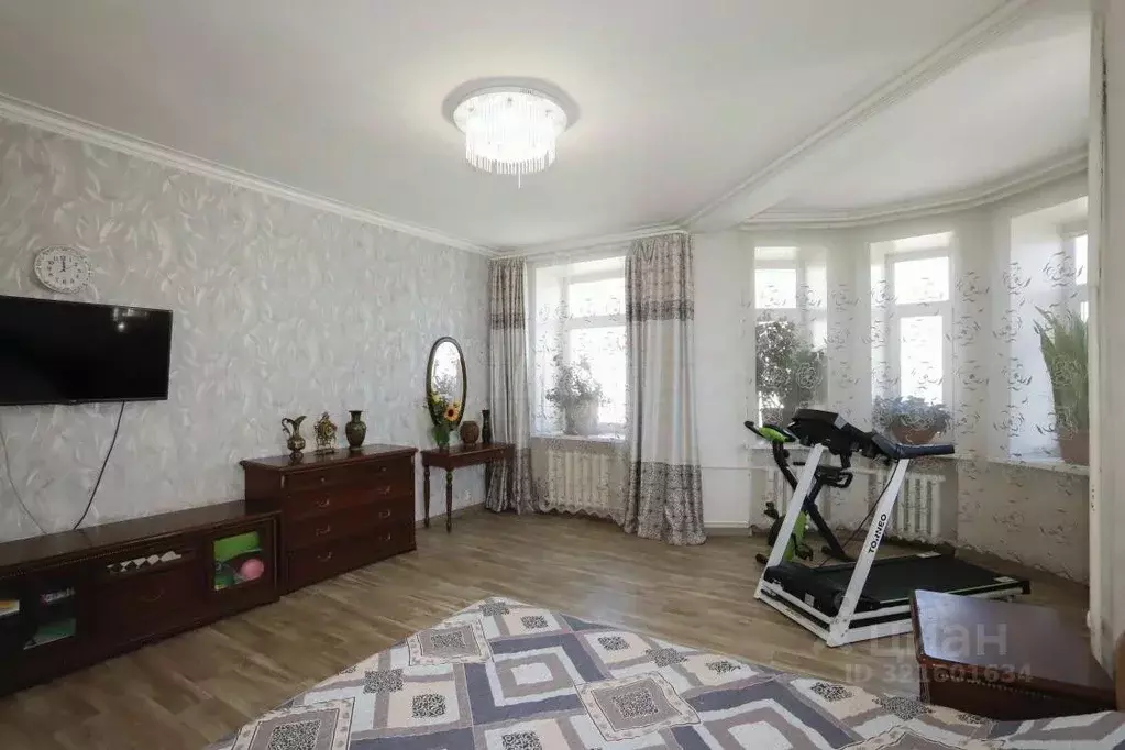 2-к кв. Иркутская область, Иркутск ул. Фурье, 15 (71.0 м) - Фото 0