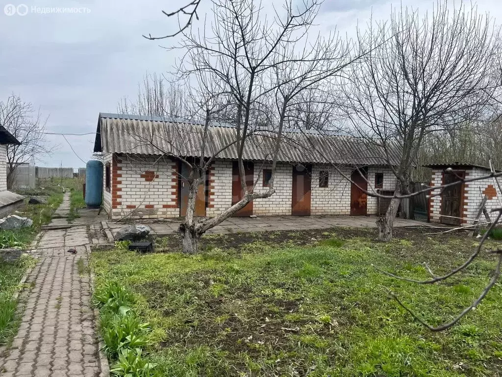 Дом в село Новооскочное, Центральная улица (72 м) - Фото 2