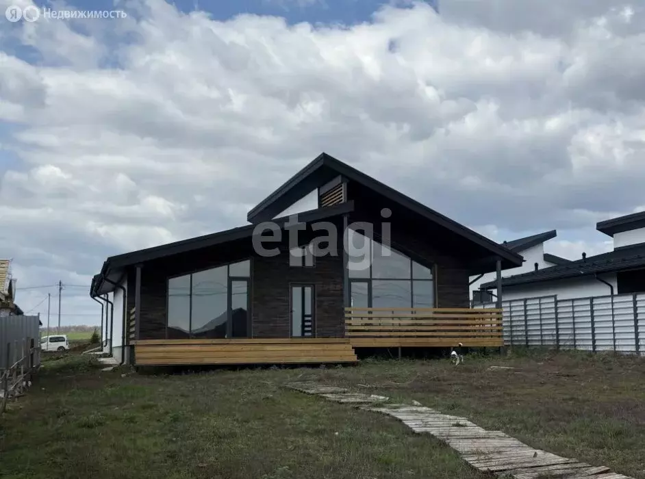 Дом в село Усть-Курдюм, Подсолнечная улица, 8 (158 м) - Фото 1