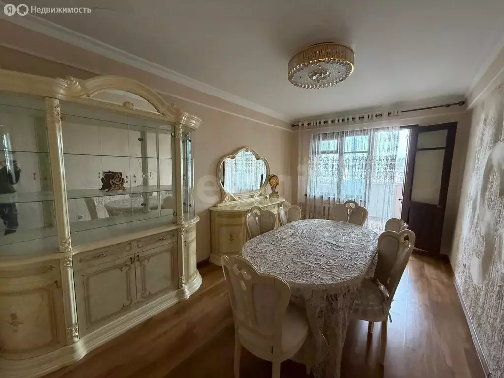 4-комнатная квартира: Махачкала, улица Чеэрова, 10А (98 м) - Фото 1