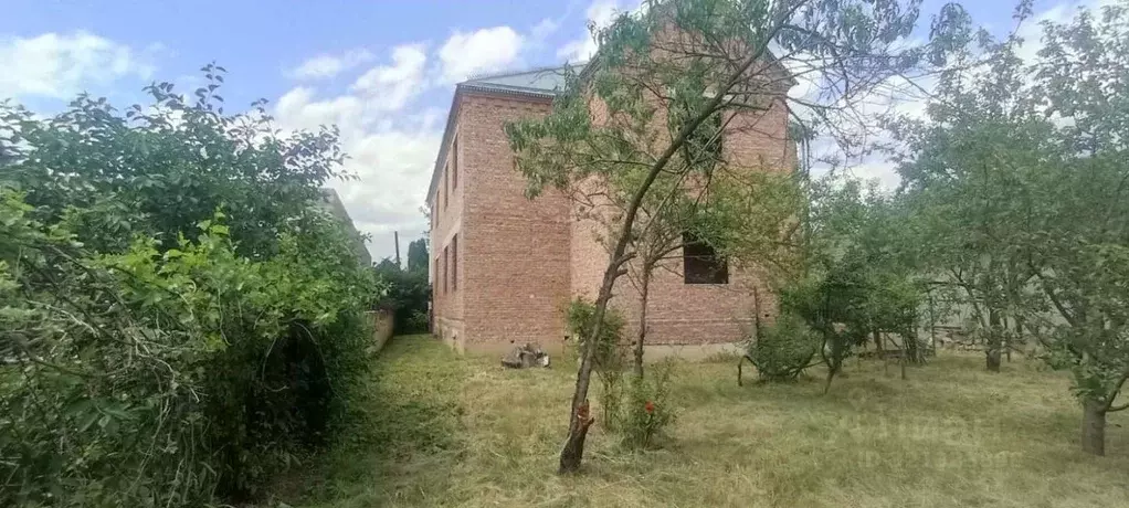 Дом в Кабардино-Балкария, Чегемский район, с. Нартан ул. Братьев ... - Фото 1