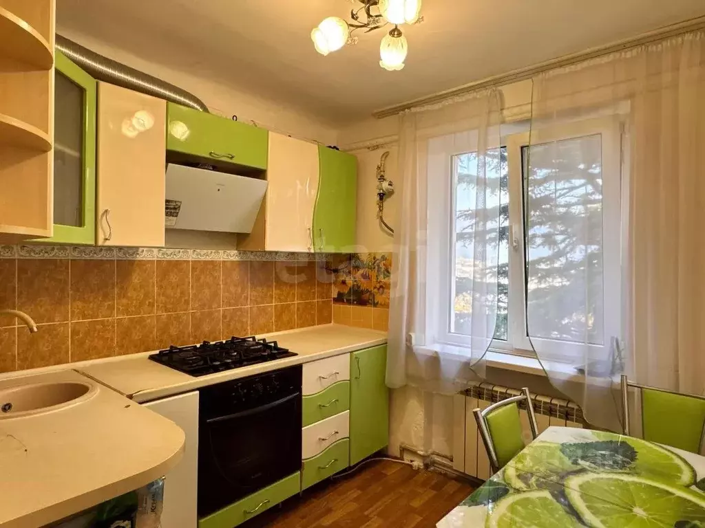 2-к кв. Крым, Ялта муниципальный округ, Виноградное пгт ш. ... - Фото 1