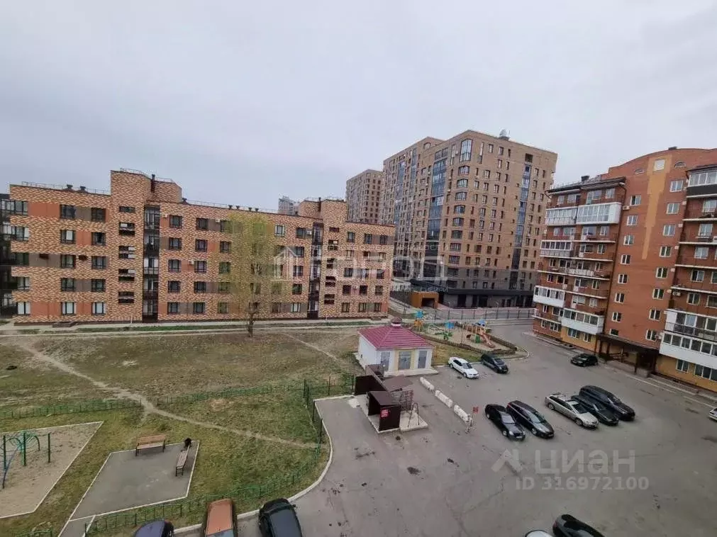 3-к кв. Хакасия, Абакан ул. Торосова, 9 (82.6 м) - Фото 0