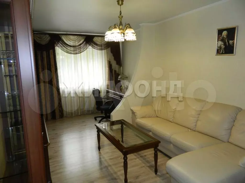 2-к. квартира, 56 м, 1/10 эт. - Фото 1