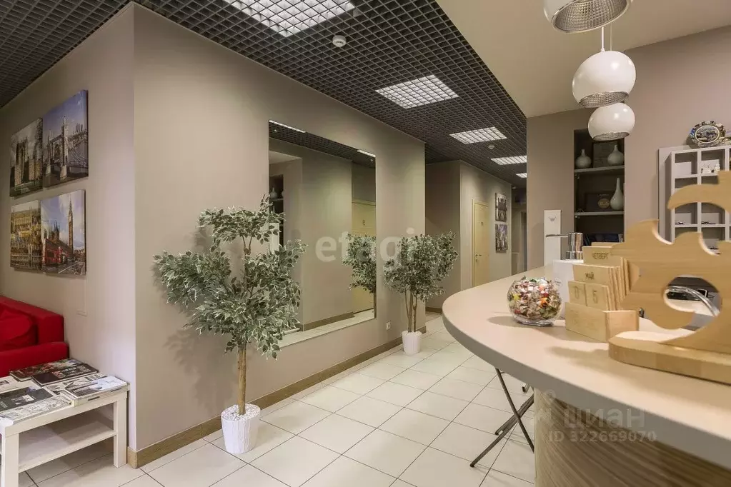 Помещение свободного назначения в Тюменская область, Тюмень ул. ... - Фото 1