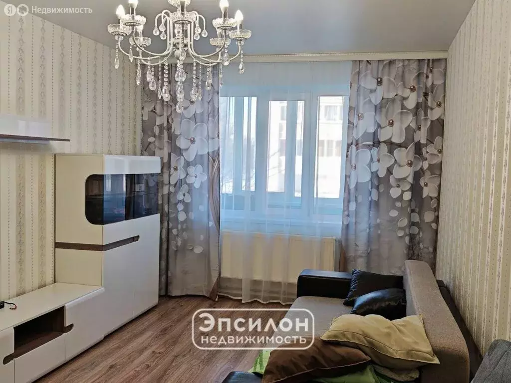 3-комнатная квартира: Курск, проспект Хрущёва, 28 (76.5 м) - Фото 1