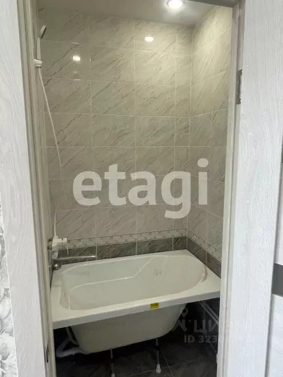 Комната Красноярский край, Красноярск ул. Калинина, 10 (11.7 м) - Фото 1