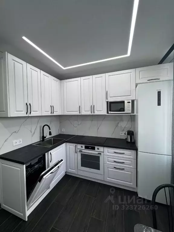 2-к кв. Белгородская область, Старый Оскол Восточный мкр, 14 (54.0 м) - Фото 1