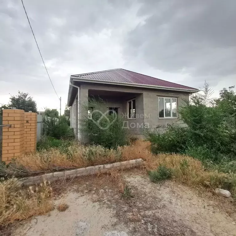 Дом в Волгоградская область, Волжский Заканалье СНТ, ул. 20-я (100 м) - Фото 1