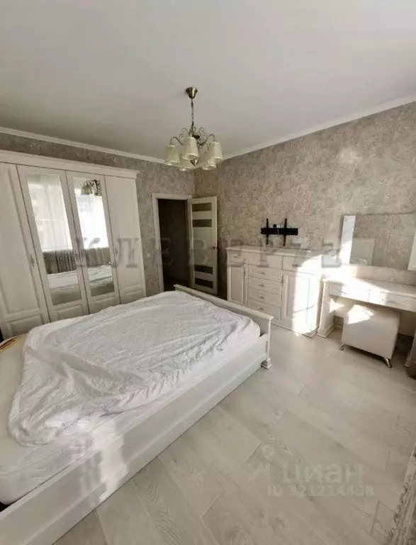 2-к кв. Тюменская область, Тюмень ул. Линейная, 15 (65.0 м) - Фото 1