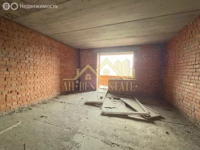 3-комнатная квартира: Владикавказ, улица Билара Кабалоева, 8А (100 м) - Фото 2