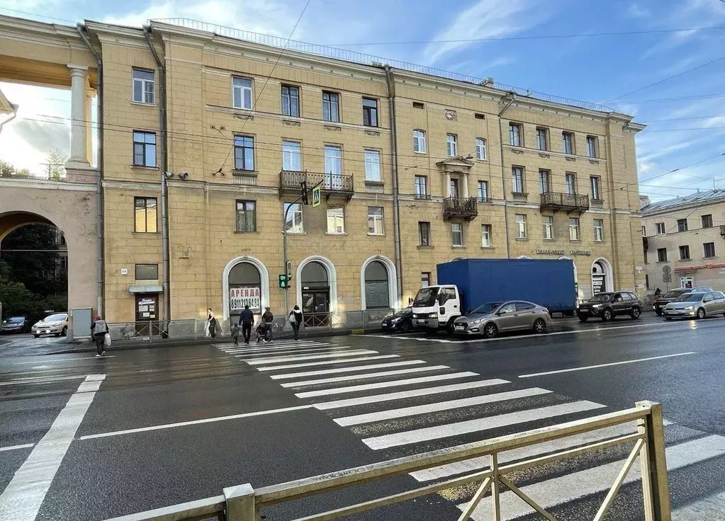 Торговая площадь в Санкт-Петербург Среднеохтинский просп., 14 (150 м) - Фото 2