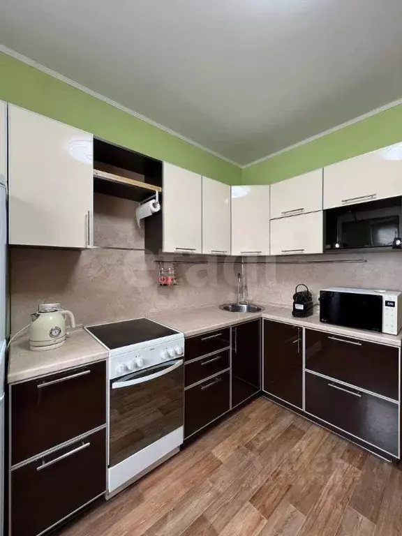 2-к кв. Тюменская область, Тюмень ул. Федюнинского, 11 (50.4 м) - Фото 1