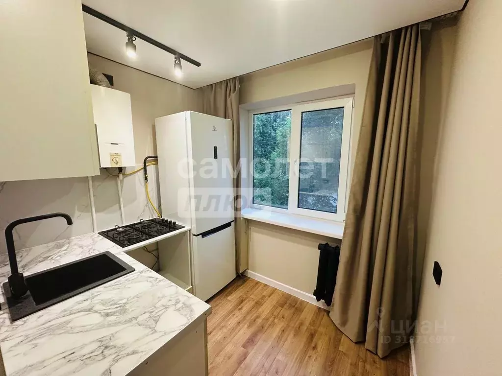 2-к кв. Марий Эл, Йошкар-Ола Ленинский просп., 52Б (45.2 м) - Фото 0