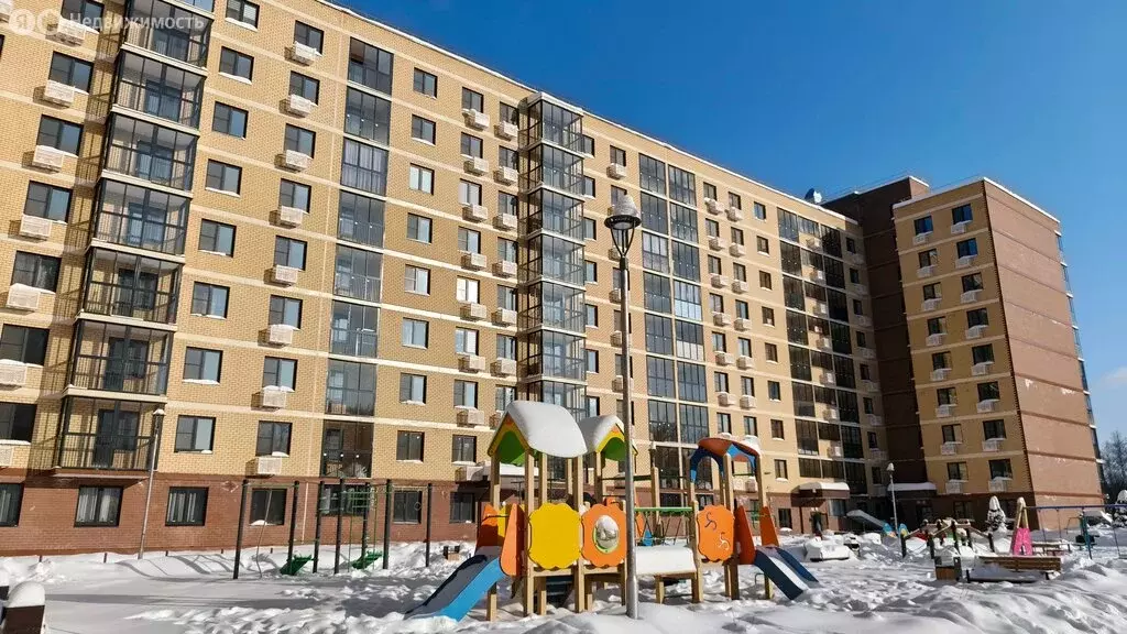 3-комнатная квартира: посёлок городского типа Некрасовский, микрорайон ... - Фото 1