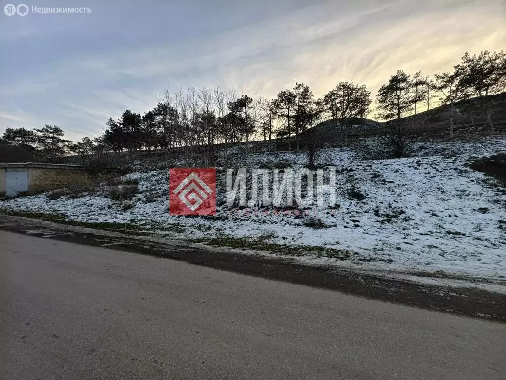 Участок в Угловое, улица Комарова (1 м) - Фото 1