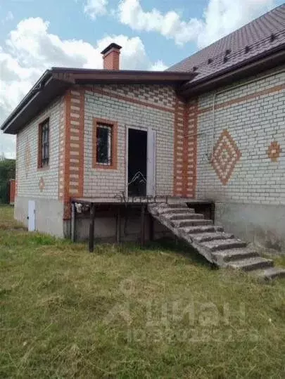 Дом в Белгородская область, Старооскольский городской округ, с. ... - Фото 1