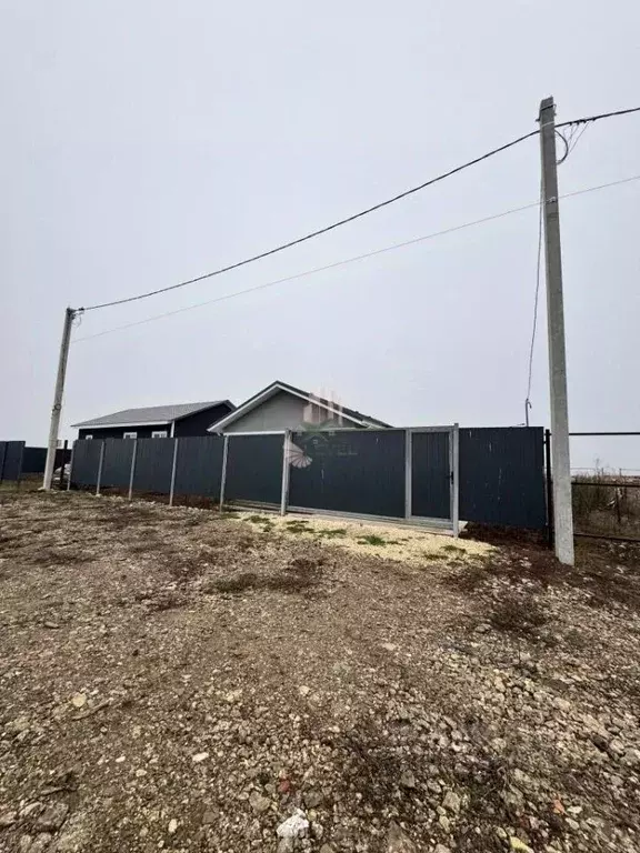 Дом в Саратовская область, Энгельсский район, Красноярское ... - Фото 1