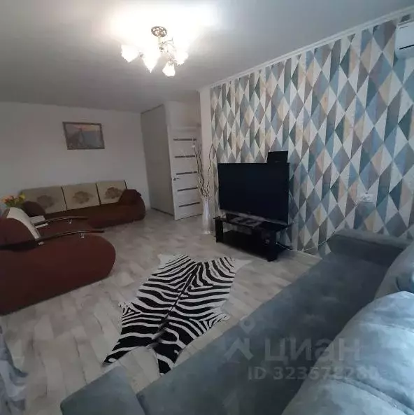 2-к кв. Волгоградская область, Камышин 7-й мкр, 25 (50.0 м) - Фото 1