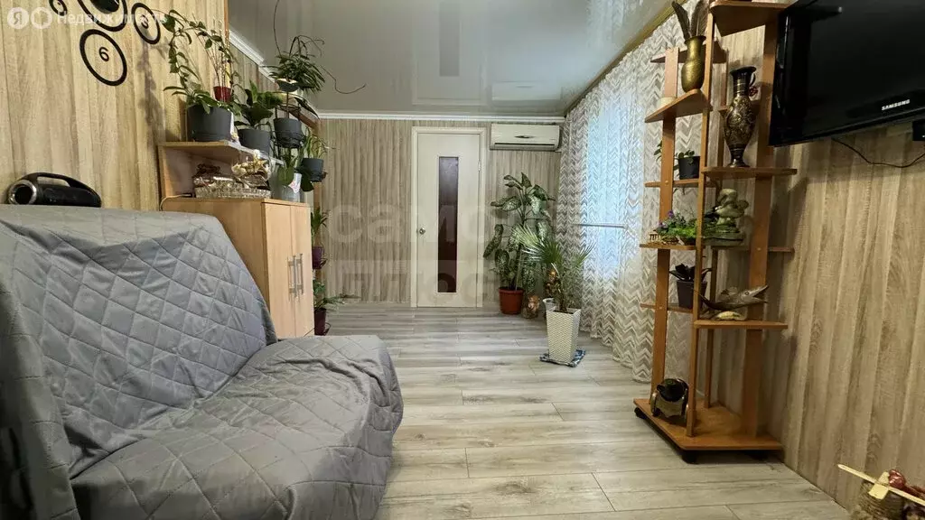 4-комнатная квартира: Оренбург, улица Николая Островского, 20 (55.3 м) - Фото 1