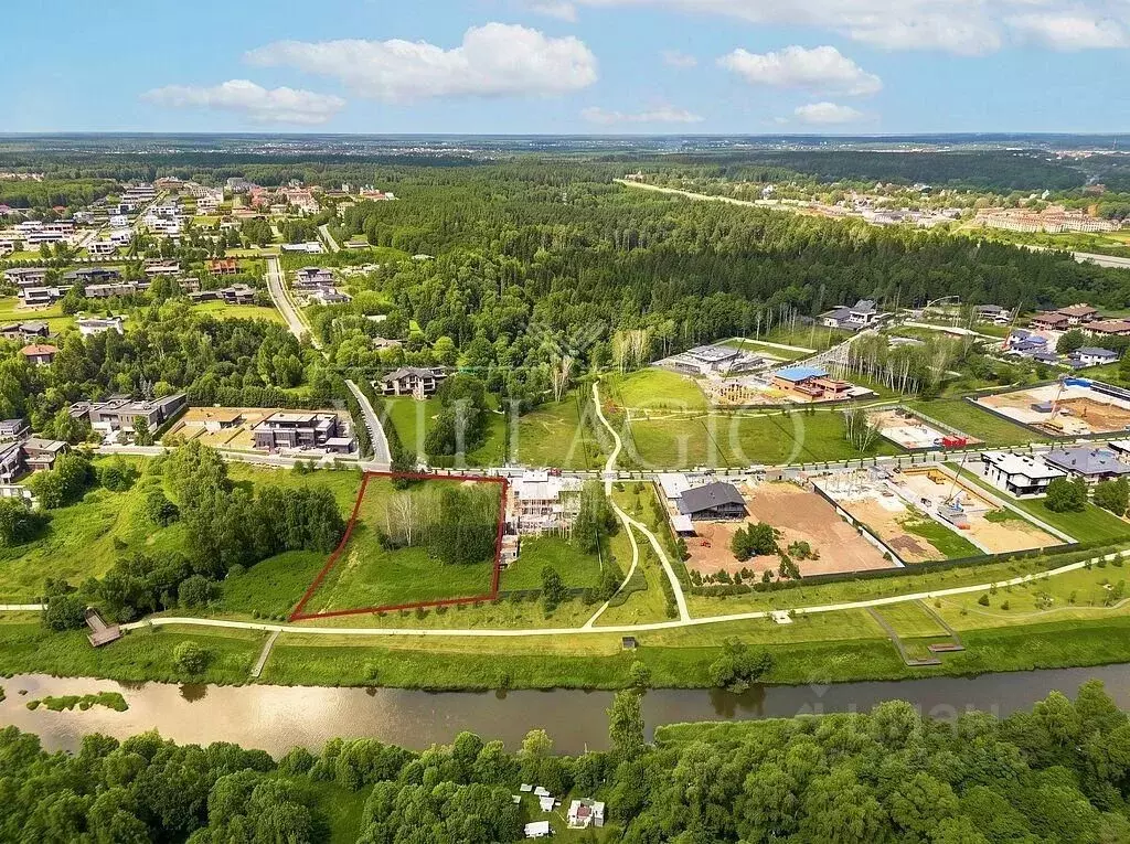 Участок в Московская область, Красногорск городской округ, д. ... - Фото 1