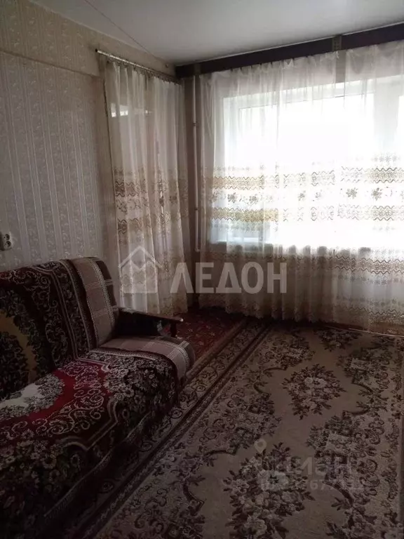 3-к кв. Омская область, Омск Городок Нефтяников мкр, ул. 50 лет ... - Фото 1