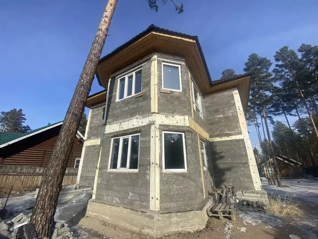 Дом в Бурятия, Улан-Удэ ул. Верхнеангарская, 5 (133 м) - Фото 1