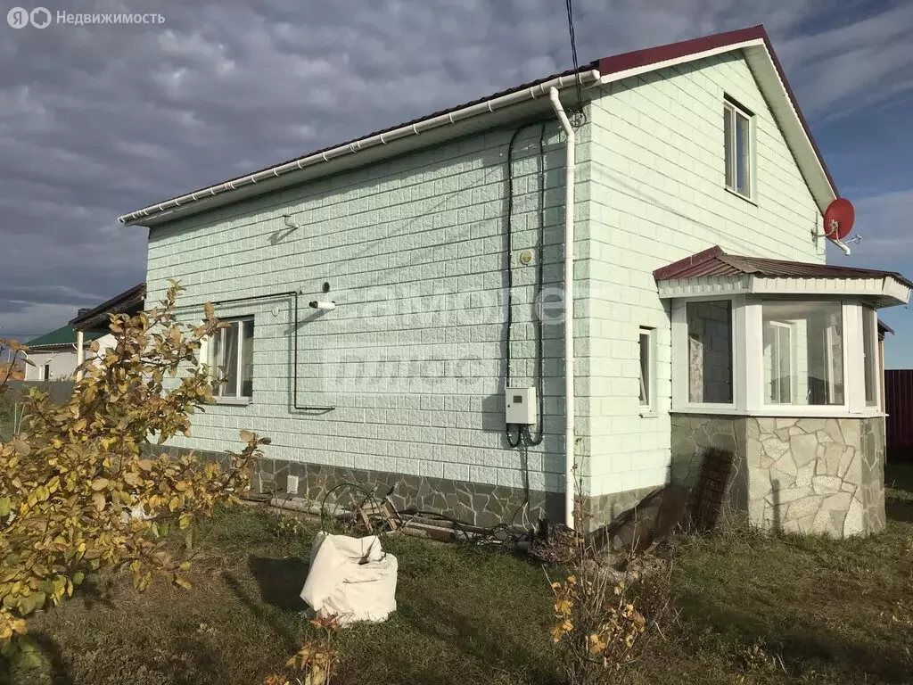 Дом в Энгельсский район, село Красный Яр (127.3 м) - Фото 1