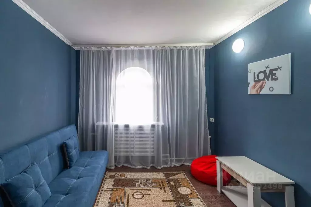 Дом в Омская область, Омск Городок Нефтяников мкр, ул. 50 лет Октября, ... - Фото 2