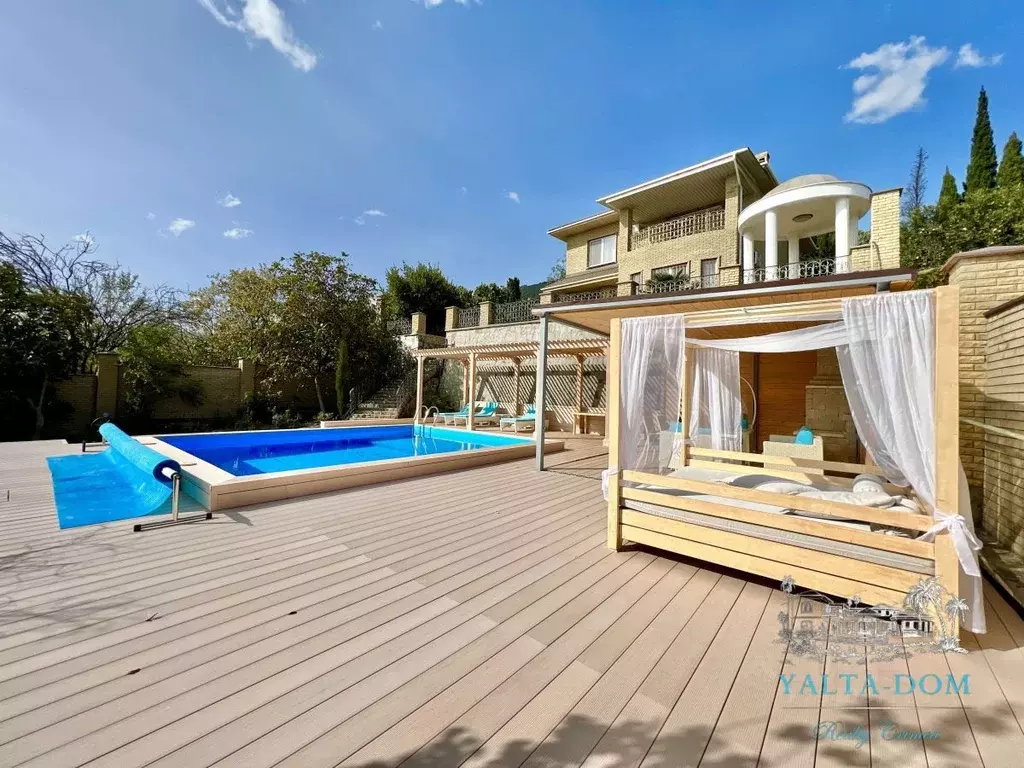 Дом в Крым, Ялта муниципальный округ, Никита пгт ул. Оранжерейная, 12 ... - Фото 1