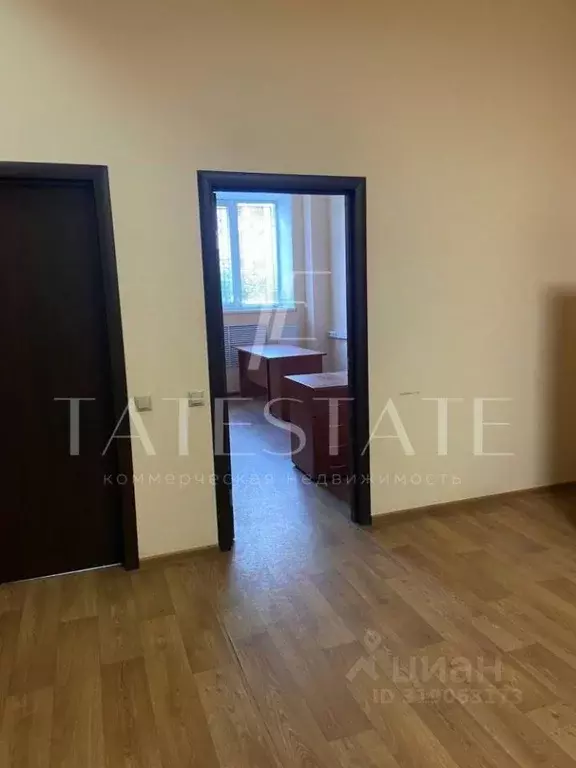 Офис в Татарстан, Казань ул. Космонавтов, 39 (450 м) - Фото 1