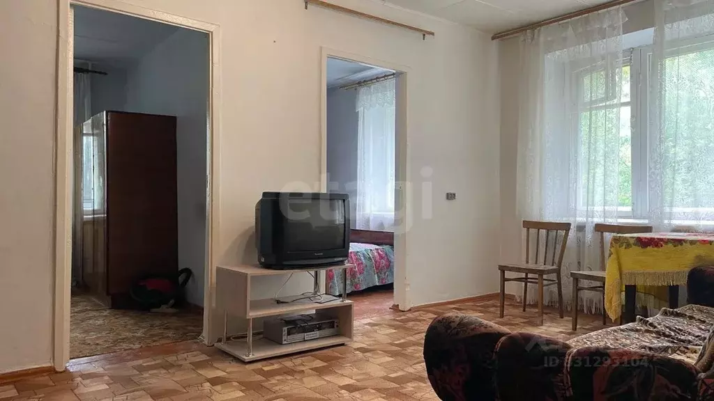 4-к кв. Челябинская область, Чебаркуль Электростальская ул., 34Б (60.0 ... - Фото 0
